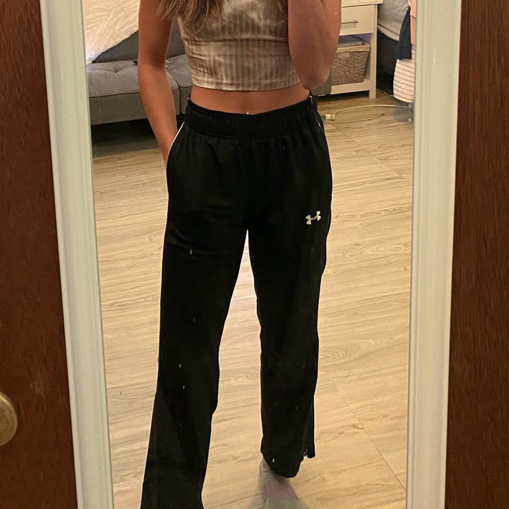 Women’s Black Under Armour Sweatpants - Picture 5 of 5